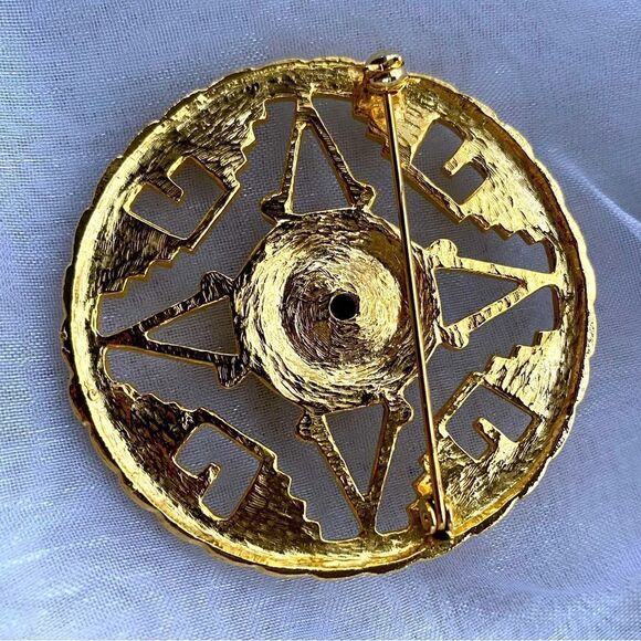 😍2/$20 Vintage Collectible 4 Corner Star Divine Protection Disc Brooch - Picture 3 of 5